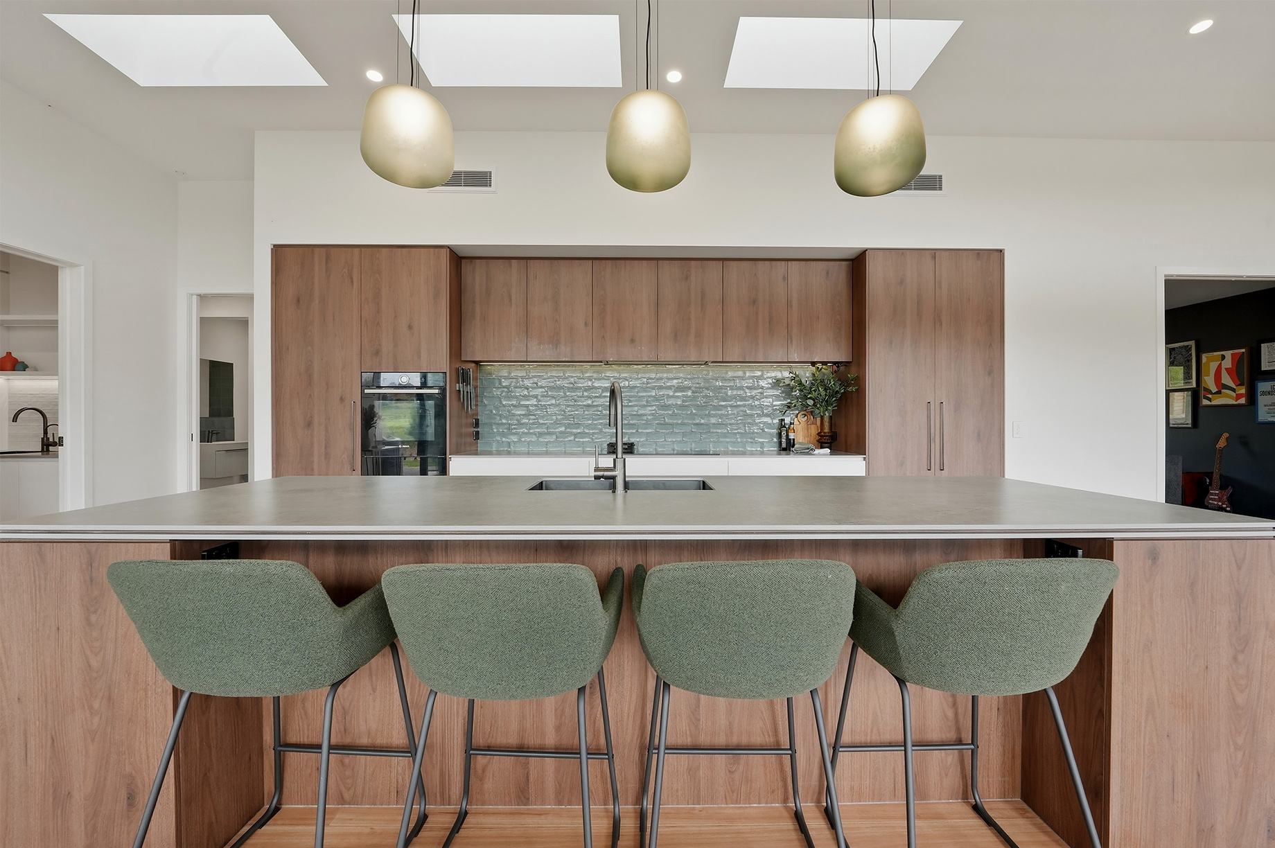 riverside-retreat-kitchen-2