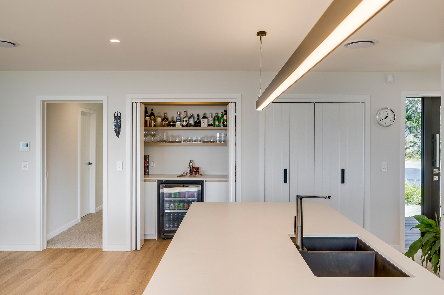 24017-renovation-bar