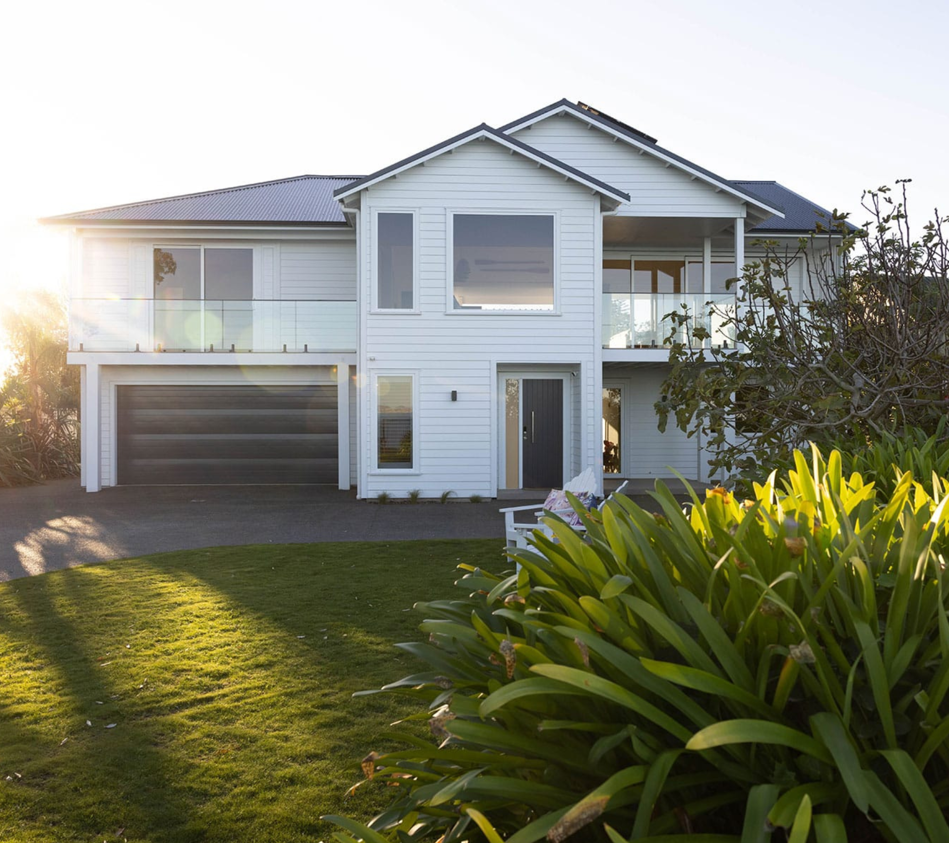 Traditionally_modern_1 Modern gable roof Napier home