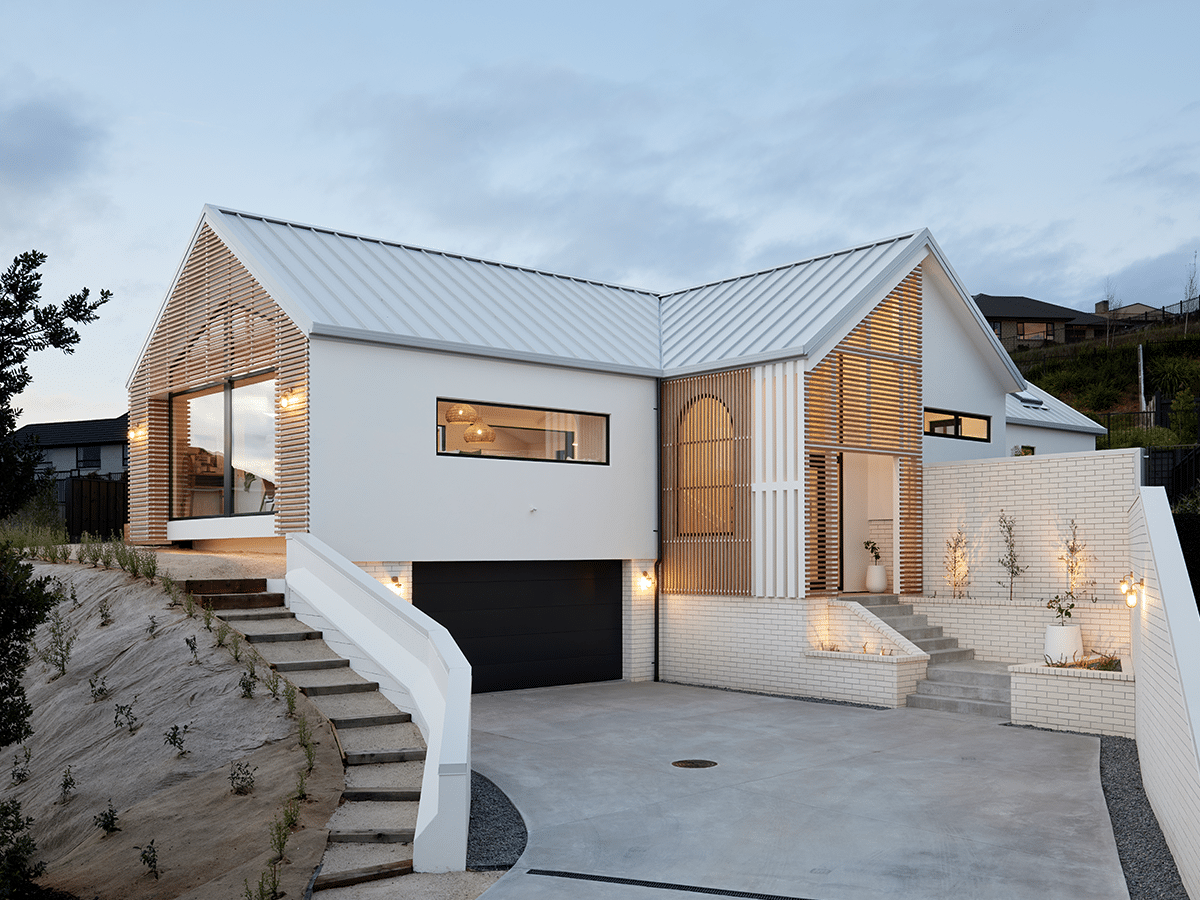 Waikato Showhome - White Brick with Wood Panels